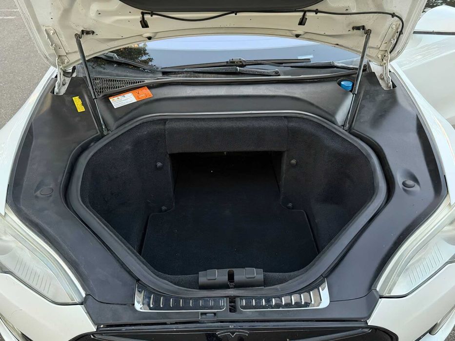 Tesla Model S Performance      2013