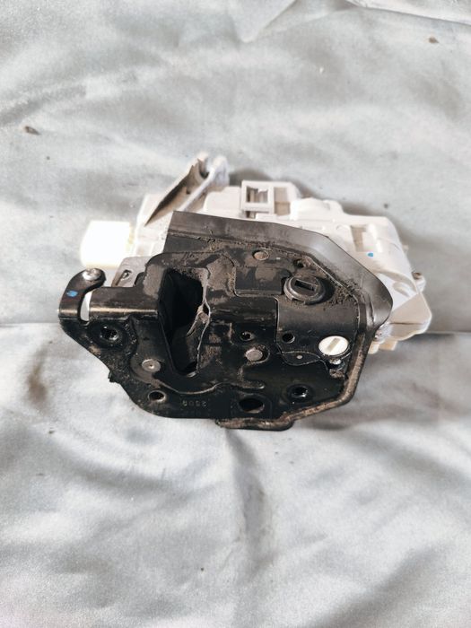 Fecho da Porta Trás Dto - 4F0839016 - AUDI A6 C6 (4F2)