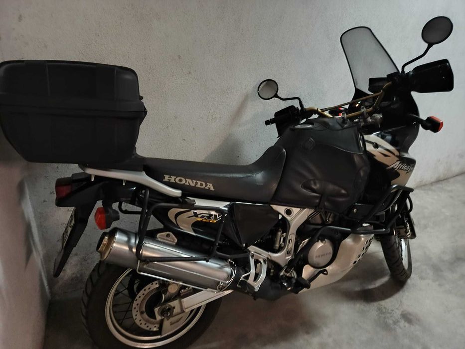 AfricaTwin XRV 750 Dezembro 2002 (ultimo ano desta geração) - 1 dono muito estimada.