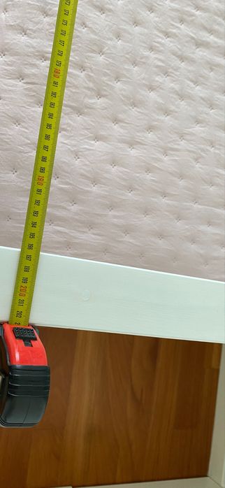 Cama solteiro convertivel em casal. Com 2 colchões.