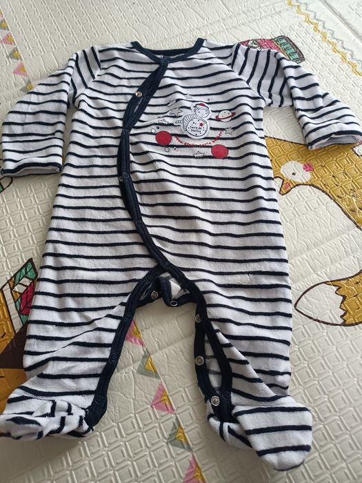 Pajacyk niemowlęcy (śpioszek) roz..67 z metki