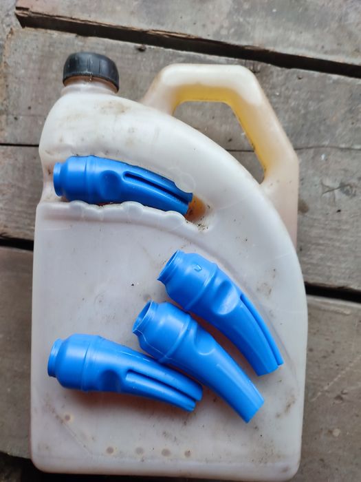 Кришка для ПЕТ пляшок 3л, 5 л, 6л, лійка до каністри 4 л синя, запашка