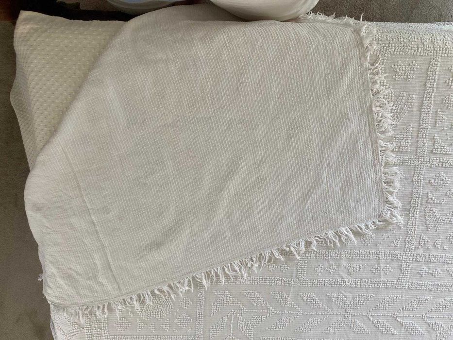 Colcha de Linho Antiga (1875)