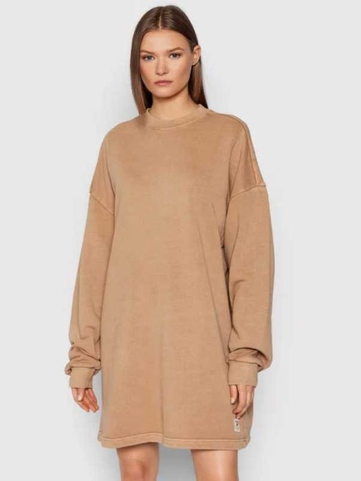 Нове тепле плаття-світшот від Reebok у стилі oversize.
