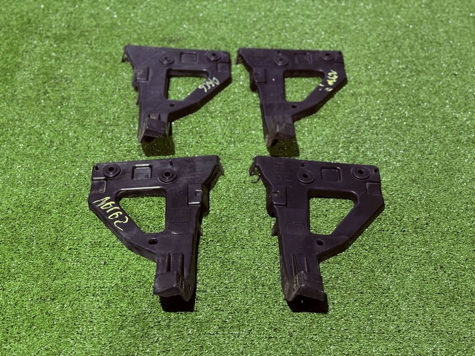 Кронштейн бампера Ауді А6 С6 направляюча переднього бампера Audi A6 C6