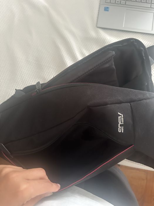 ASUS VivoBook 14/15 Intel Core i3 + Mochila Original ASUS + Rato Bluetooth | Como Novo