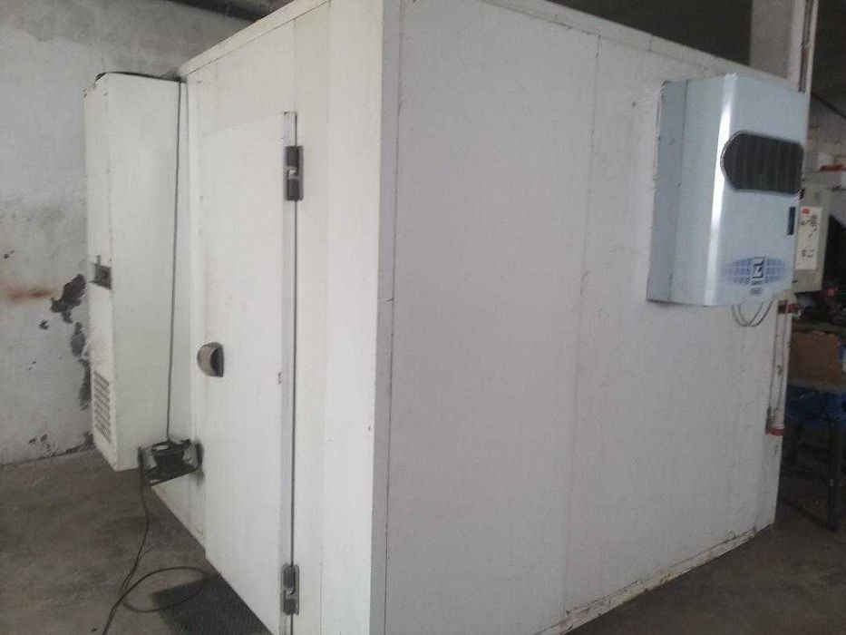 Câmara Frigorifica com 2 motores 2.40x2.40x2.30