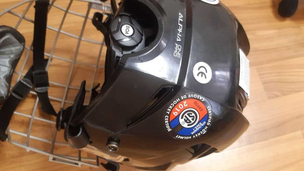 Професійний хоккейний шолом Warrior Alpha One Pro, р. S (52 - 56 см)бу