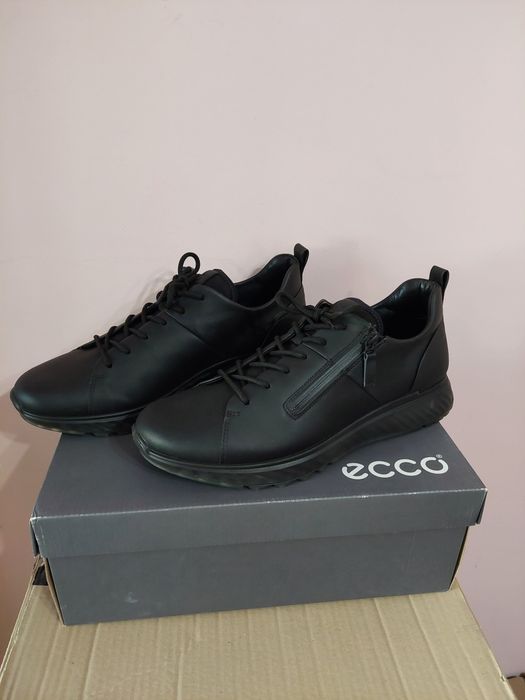 Чоловічі кросівки ECCO ST.1   45-го розміру.
