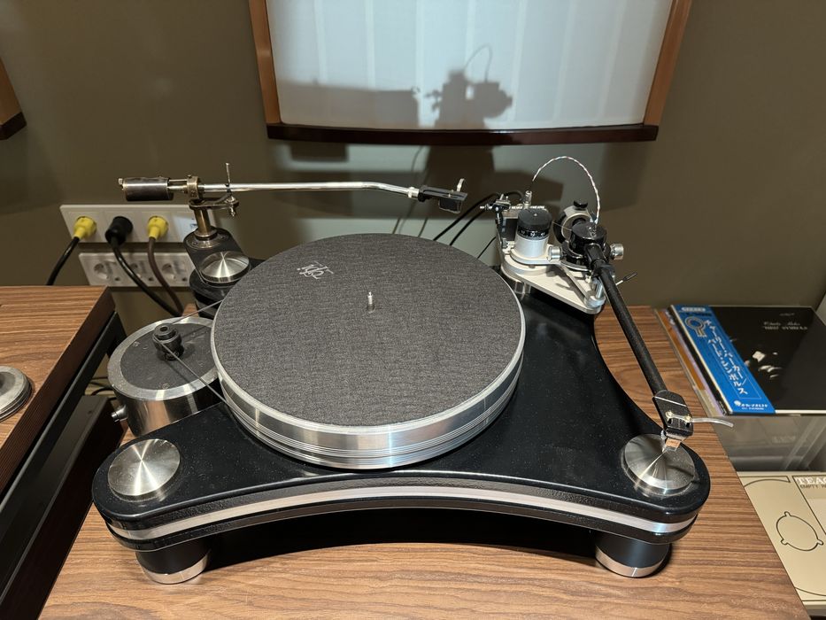 Продам вінілокрут VPI Prime Signature з двома тонармами.