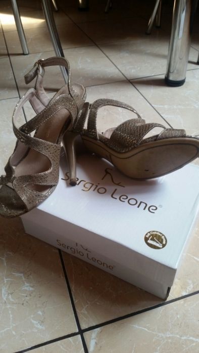 Piękne sandały Sergio Leon