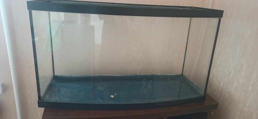 Продам акваріум на  80л