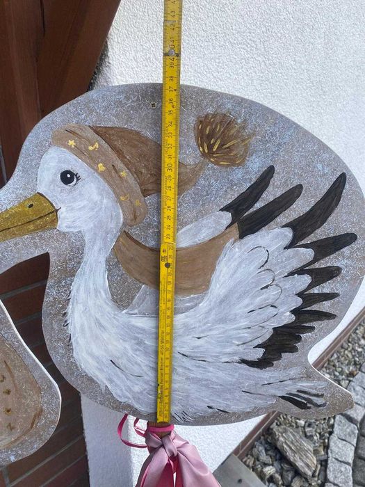 Ręcznie malowany bocian – dekoracja na narodziny dziecka