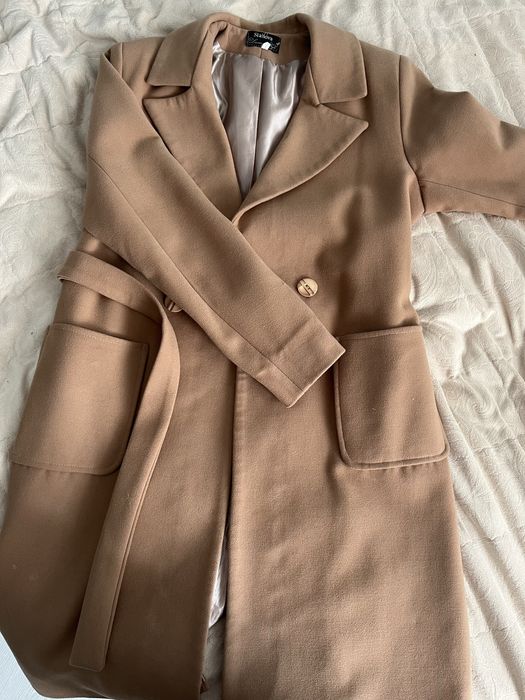 Пальто кольору карамель