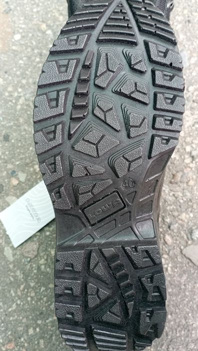 Продам  полуботинки чорні