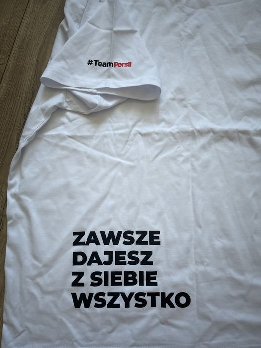 Nowy biały t-shirt uniwersalny