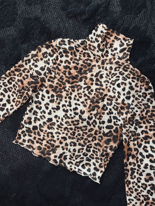 Camisola com gola tigresa
