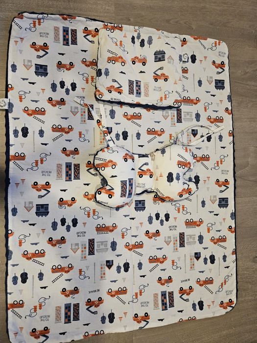 Kocyk Bonjour Cherie Koc+poduszeczki