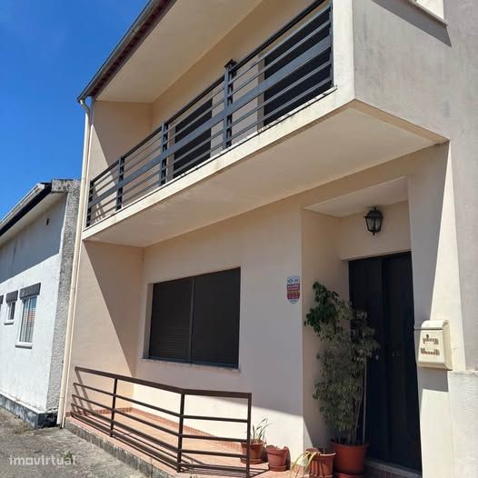 Moradia T3 com garagem e terraço em Estarreja