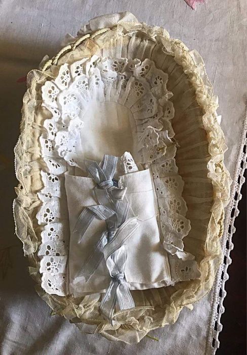 Boneco Kestner 1945 com berço