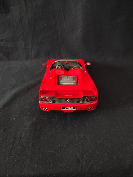 Miniatura Escala 1:18 Ferrari F50