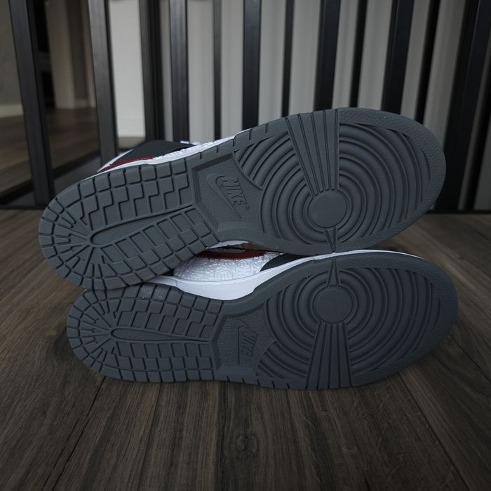 Nike Dunk High Embossed Basketball Grey Red [rozm. 42,5]