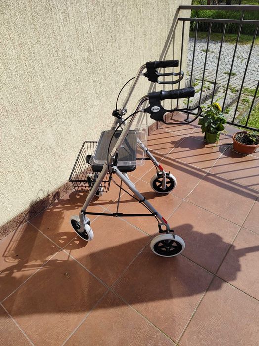 Chodzik dla osoby starszej/mającej trudności z poruszaniem