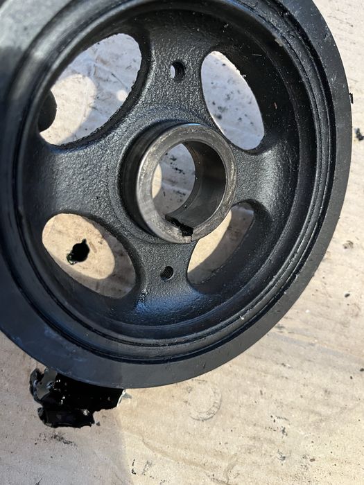 Шків коленвала демпферний 7 потічків Toyota Rav 4 2.2td d-cat 2006-2013 134080R030 273979