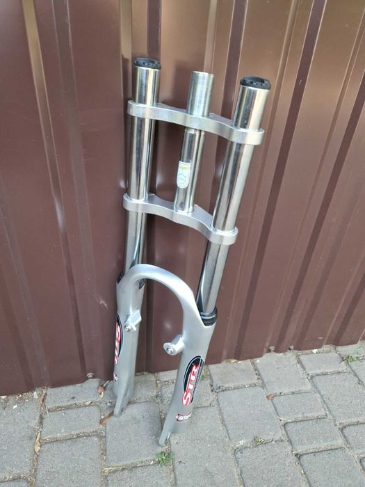 Новая, крутая двухкоронная алюминиевая вилка на велосипед. Колесо-26