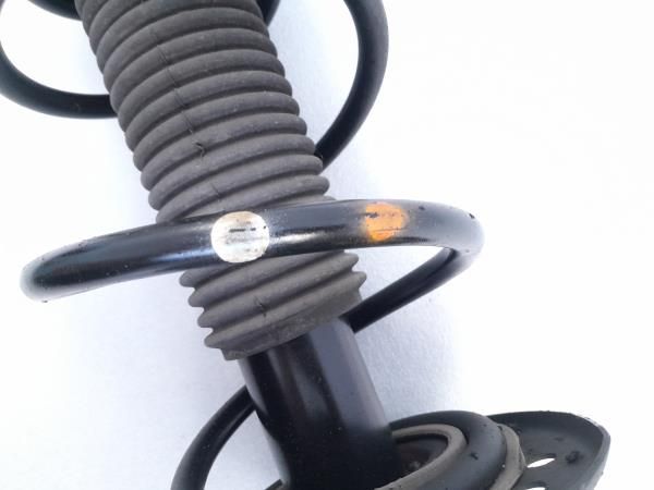 Amortecedor frente esquerdo NISSAN Juke (F15)