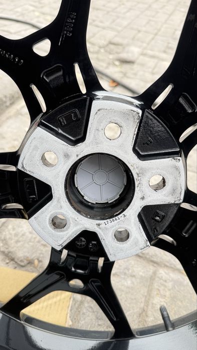 Продаю диски оригінал Vossen HF5 20x8.5 5x114.3 offset 45