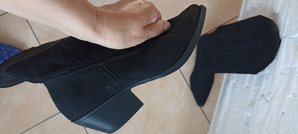 Sprzedam nowe Kowbojki