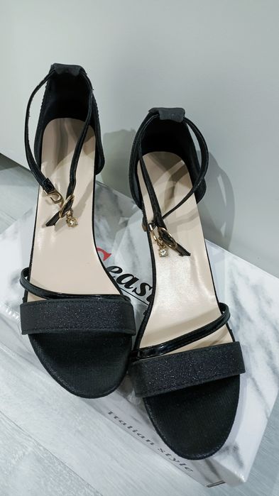 Продам босоножки женские 41 р.