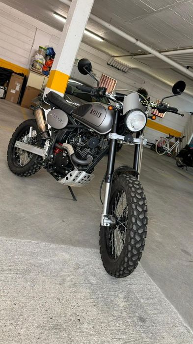 Bullit Hero 125