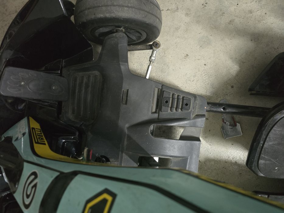 Vende-se kart elétrico MAYBACH em ótimo estado.