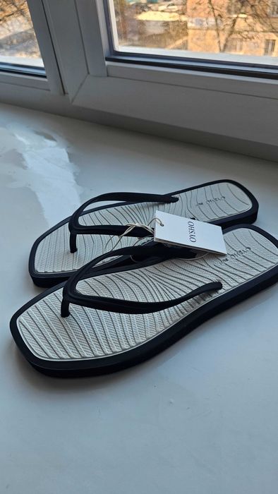 Шльопанці Oysho жіночі