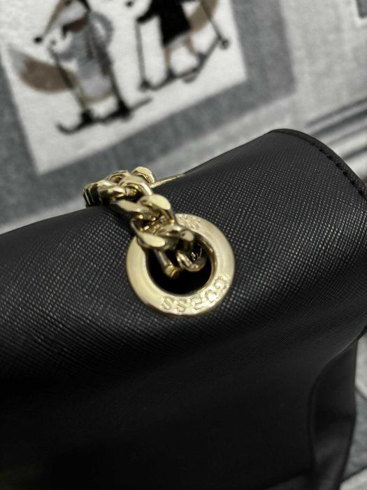 czarna torebka guess