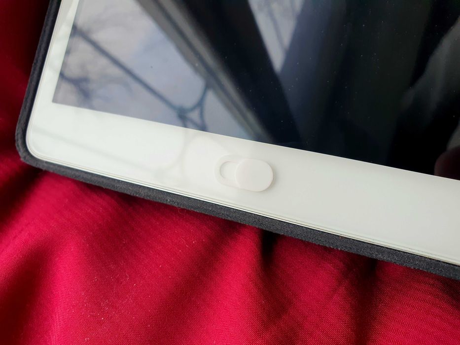 Продам защитную  шторку на объектив Вашего мобильного гаджета IPad etc