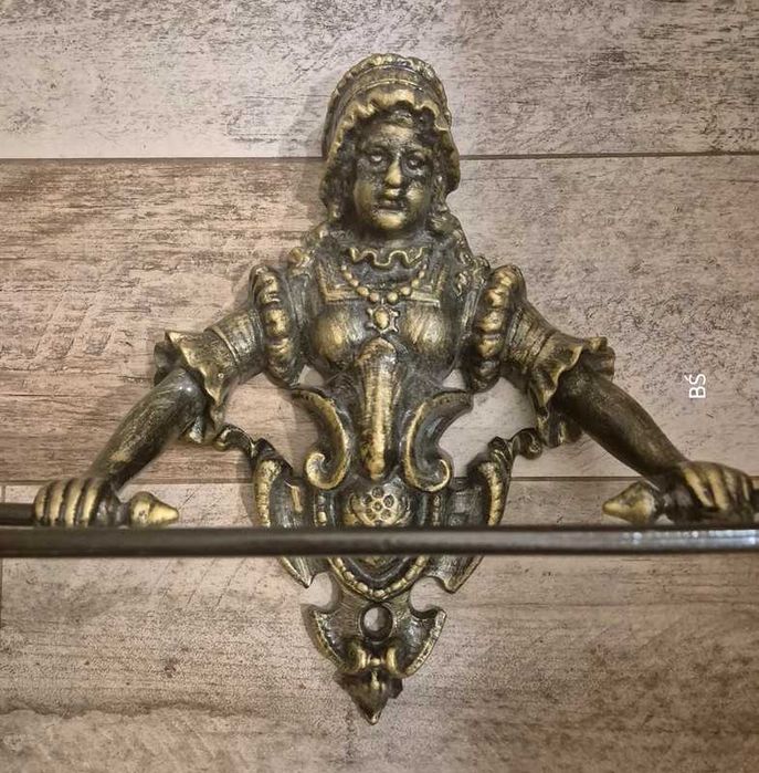 stylizowany uchwyt na ręcznik metal kobieta