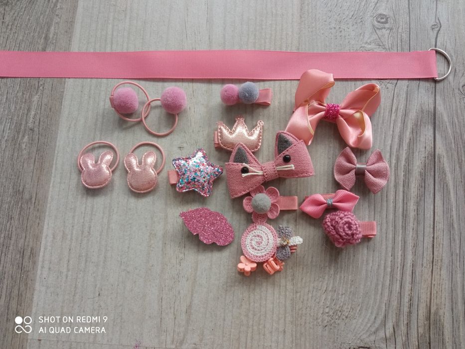 Nowe spinki do włosow elegancko zapakowane