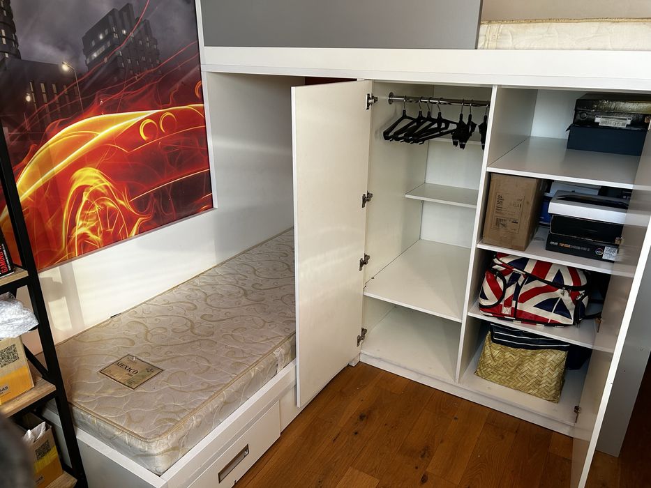 Двухьярусная кровать