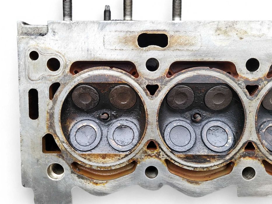 ГБЦ головка блока Citroen C4 Peugeot 206 207 307 1.4