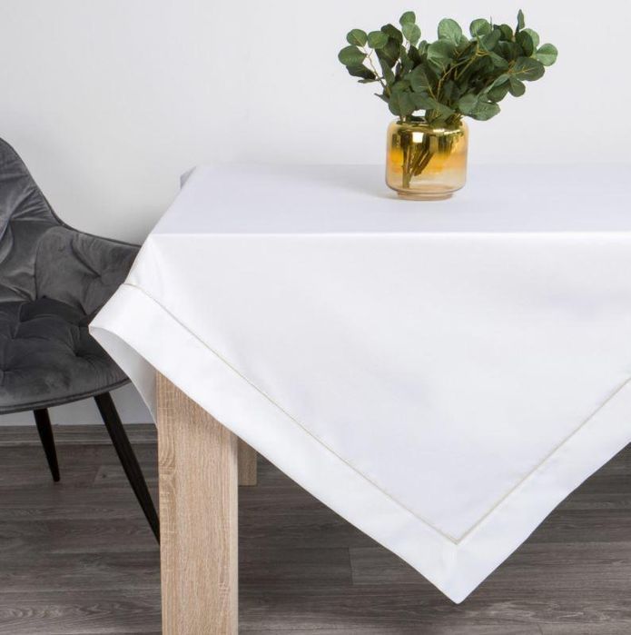 Obrus 85x85 bieżnik biały złota lamówka w pudełku