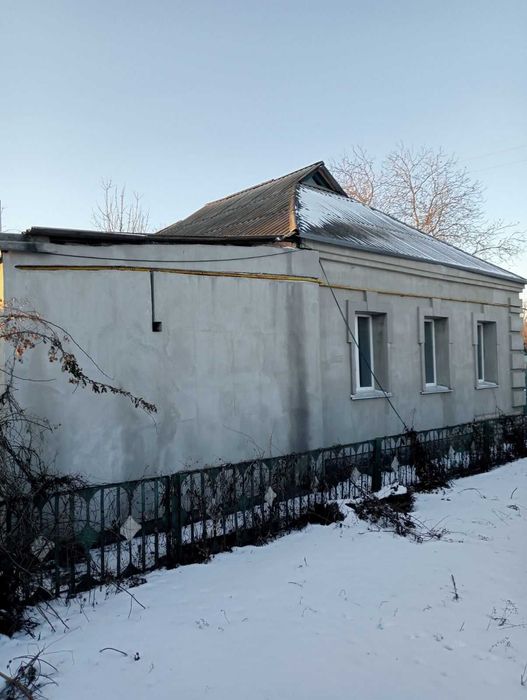 Продаж добротного будинку у центрі м. Гребінка. Державні програми.