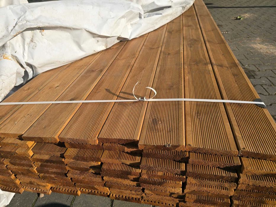 Deska tarasowa ryflowana 27mm x 145mm x 4000mm