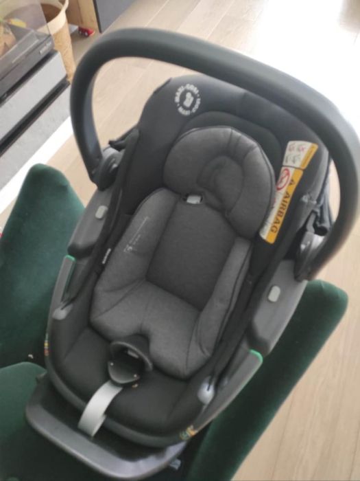 Maxi Cosi Coral, kolor czarny+ baza Family Fix 3