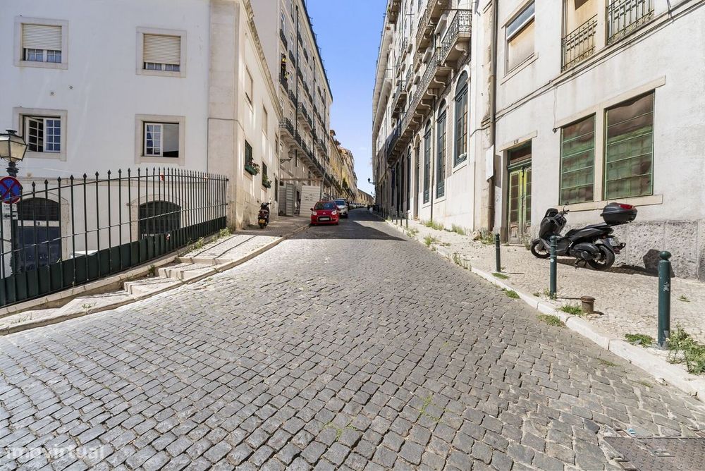 Apartamento T2 com vista, Castelo, Lisboa