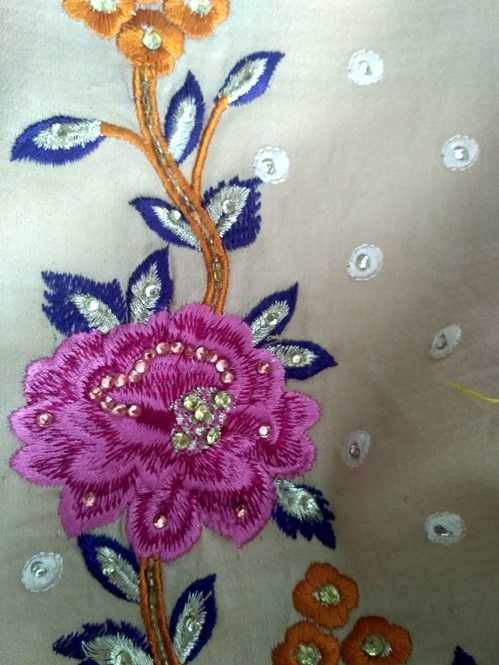 в национальном стиле красивая вышивка шелком на хлопке гирлянда цветы