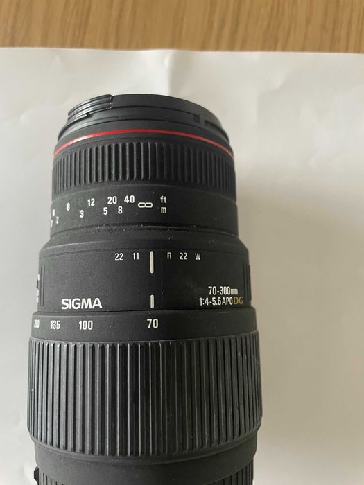 Lente para câmara fotográfica Canon 70-300mm. 1:4-5.6 APO DG