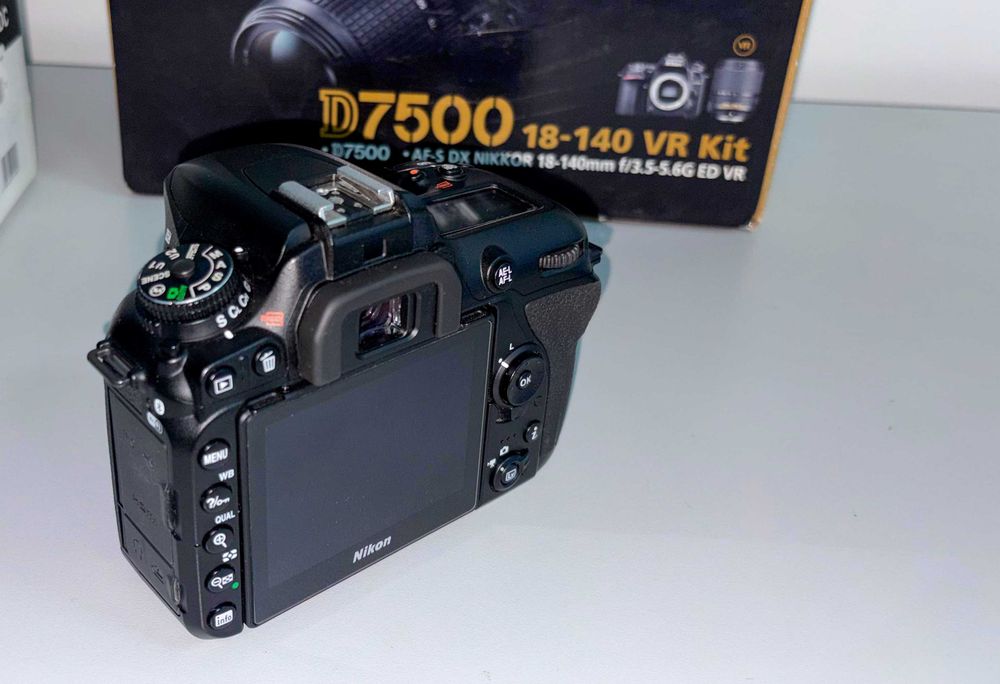 Продам фотоапарат Nikon D7500 (Bodi) без об'єктиву